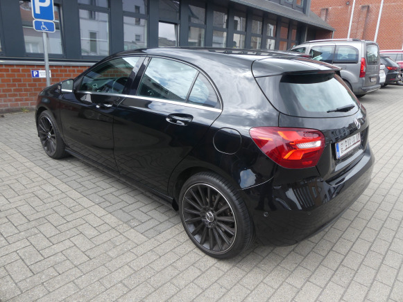 Voiture Mercedes-Benz A 180 (2018-99.600 km-VIN:WDD1760121J776850) - PKW: das Bild 2 Voiture Mercedes-Benz A 180 (2018-99.600 km-VIN:WDD1760121J776850) - PKW: das Bild 2