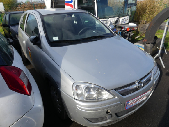 Voiture Opel Corsa - PKW: das Bild 2 Voiture Opel Corsa - PKW: das Bild 2