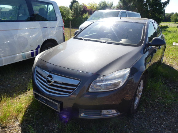 Voiture Opel INSIGNA (2011-155.376 km) - PKW: das Bild 1 Voiture Opel INSIGNA (2011-155.376 km) - PKW: das Bild 1
