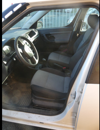 Voiture Skoda Roomster (2010-118.919 km) - PKW: das Bild 5 Voiture Skoda Roomster (2010-118.919 km) - PKW: das Bild 5