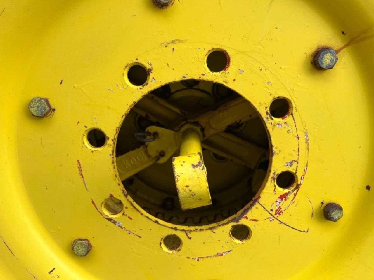 Alliance 13.6R48 inkl. KN Kupplung - Reifen für Landmaschine: das Bild 2 Alliance 13.6R48 inkl. KN Kupplung - Reifen für Landmaschine: das Bild 2