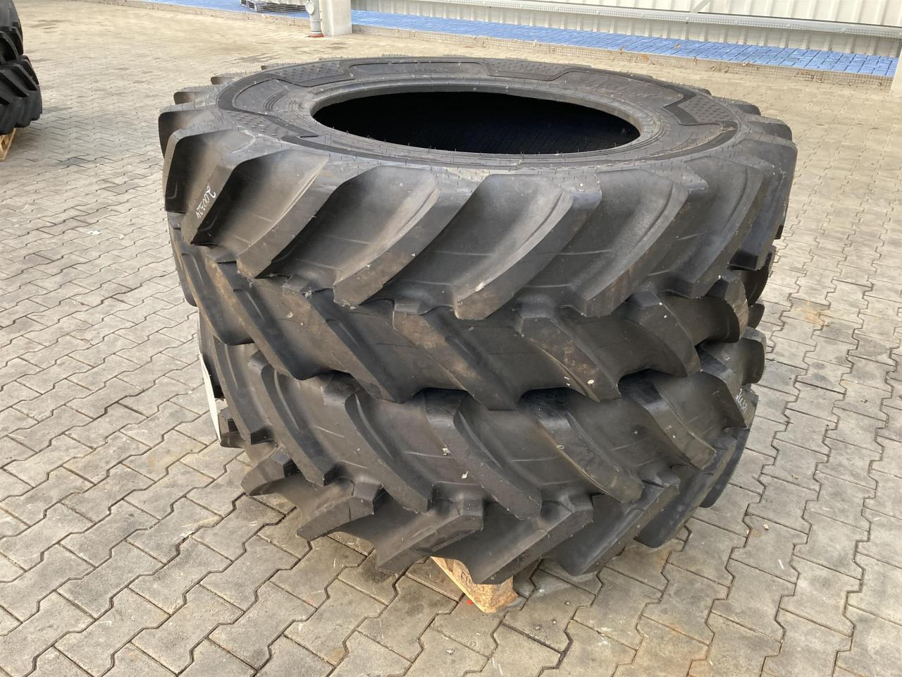 Alliance 460/85R34 - Reifen für Landmaschine: das Bild 1 Alliance 460/85R34 - Reifen für Landmaschine: das Bild 1