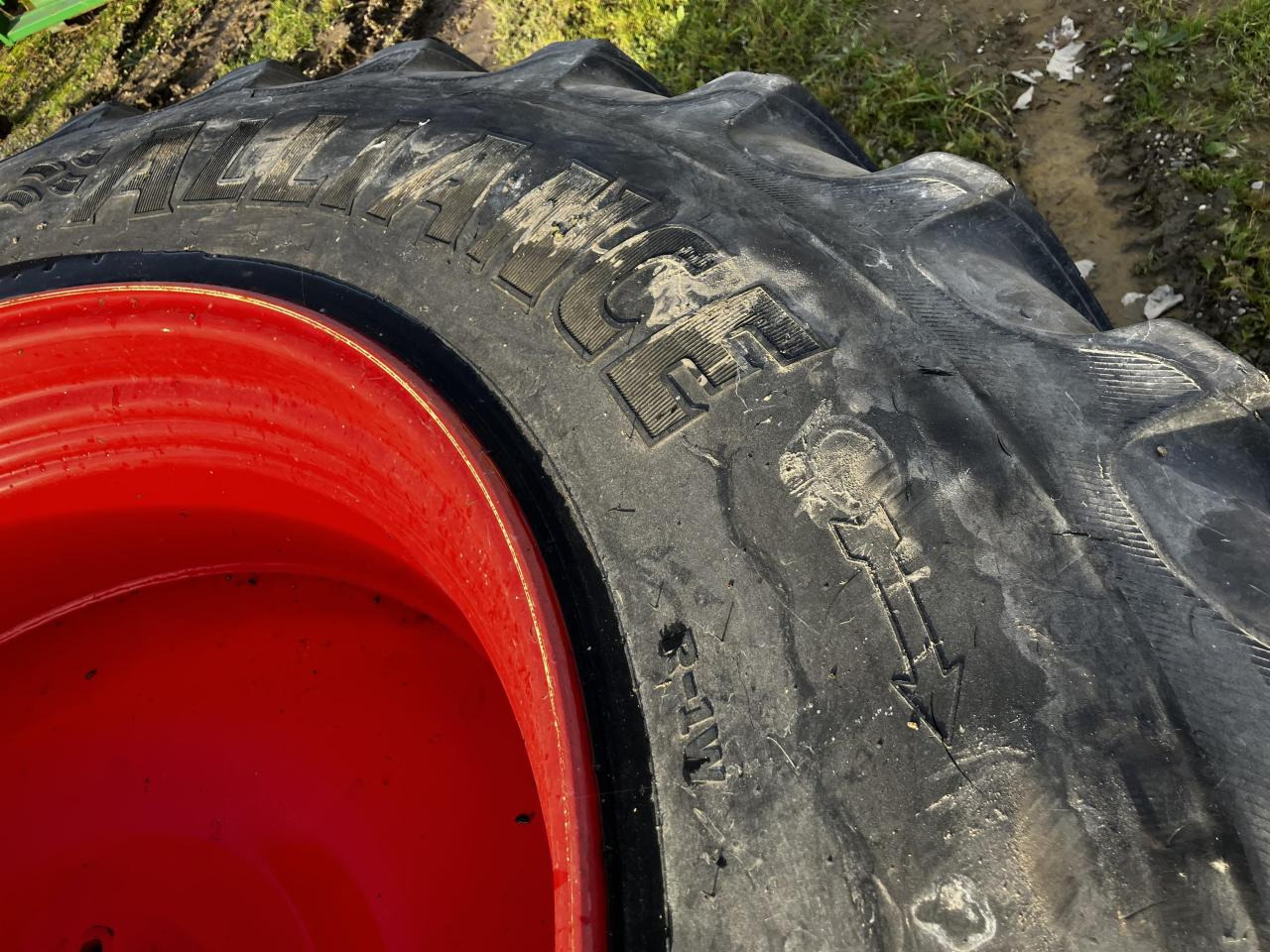 Alliance 520/85R46 VF - Reifen für Landmaschine: das Bild 3 Alliance 520/85R46 VF - Reifen für Landmaschine: das Bild 3