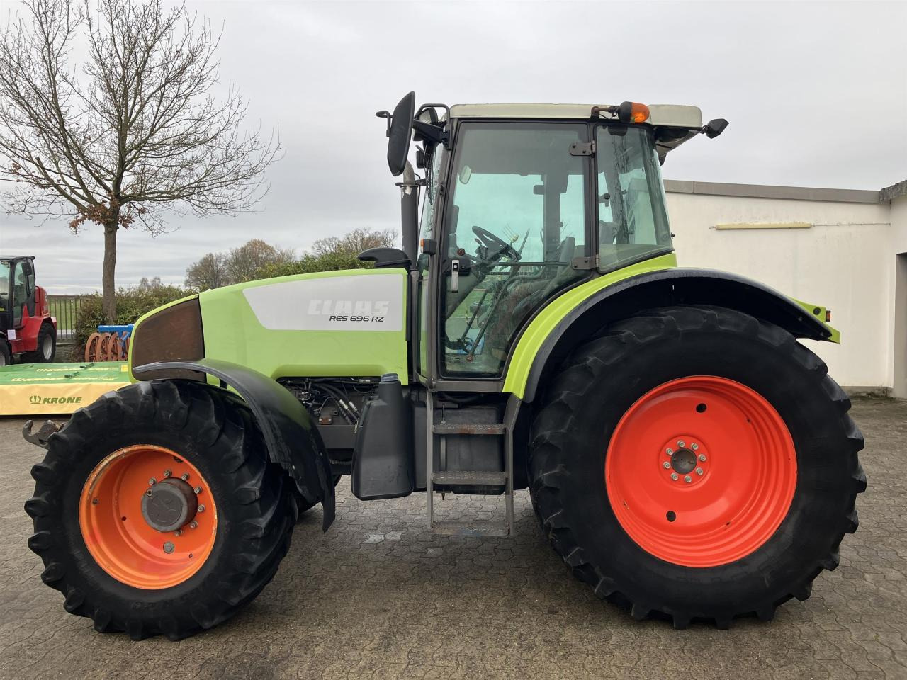 CLAAS Ares 696 RZ - Traktor: das Bild 2 CLAAS Ares 696 RZ - Traktor: das Bild 2