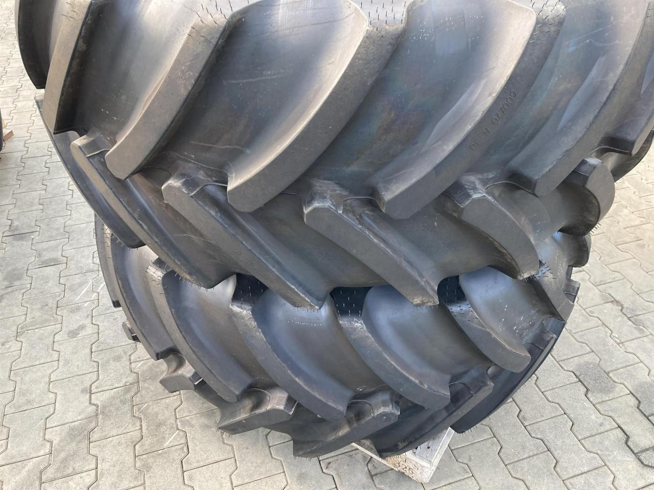 Continental 600/70R30 - Reifen für Landmaschine: das Bild 2 Continental 600/70R30 - Reifen für Landmaschine: das Bild 2
