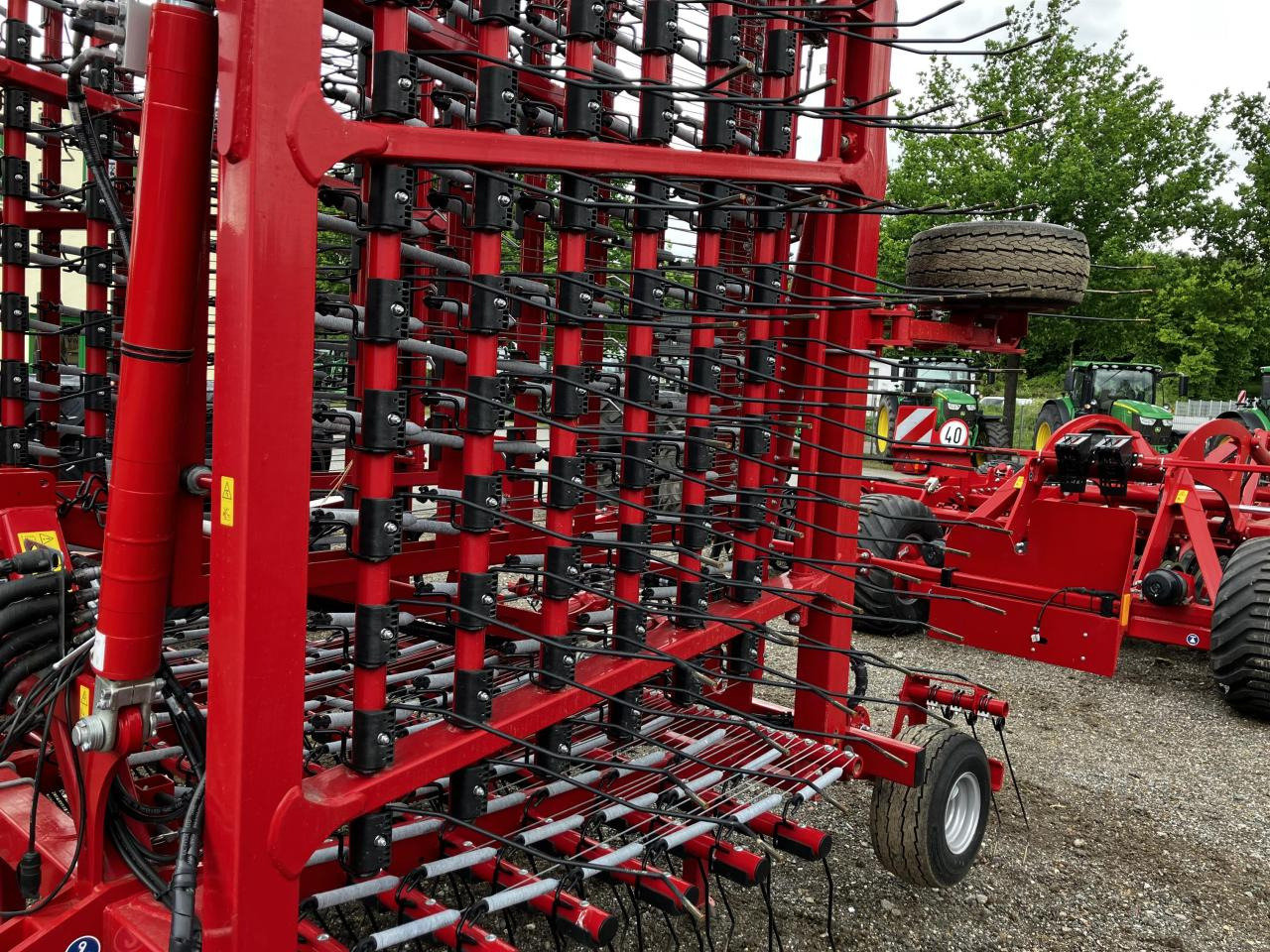 Horsch Cura 12 ST - Technik für Bodenbearbeitung: das Bild 4 Horsch Cura 12 ST - Technik für Bodenbearbeitung: das Bild 4