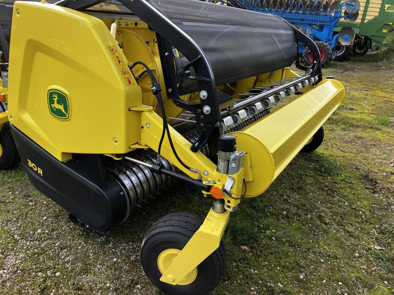 John Deere 30R - Ernteforsatz für Häcksler: das Bild 1 John Deere 30R - Ernteforsatz für Häcksler: das Bild 1