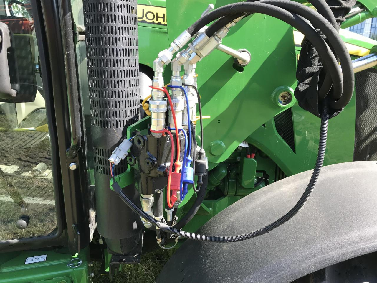 John Deere 5075E - Traktor: das Bild 5 John Deere 5075E - Traktor: das Bild 5
