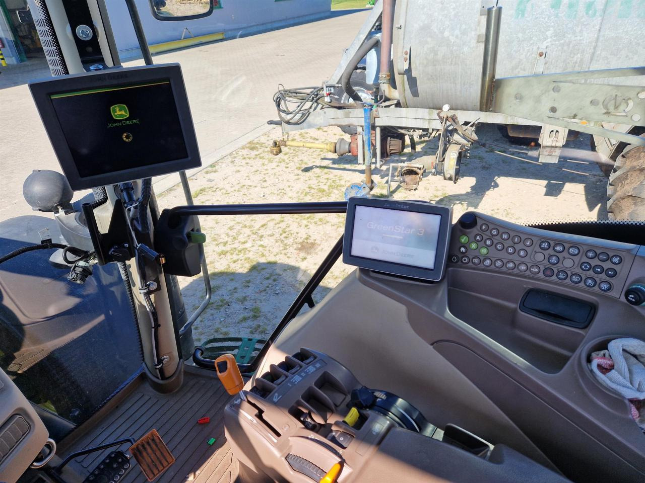 John Deere 6150R - Traktor: das Bild 5 John Deere 6150R - Traktor: das Bild 5