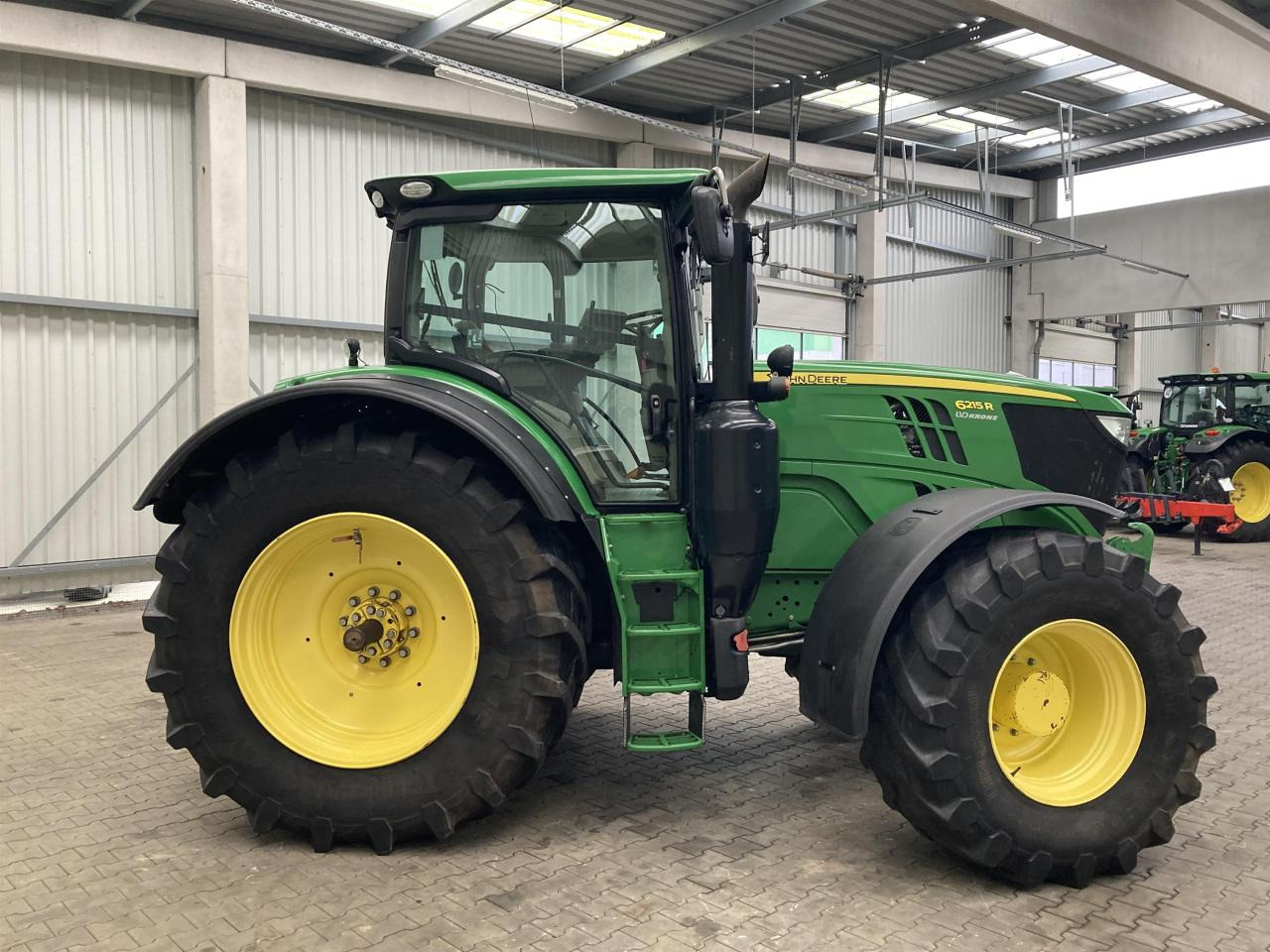 John Deere 6215R - Traktor: das Bild 4 John Deere 6215R - Traktor: das Bild 4