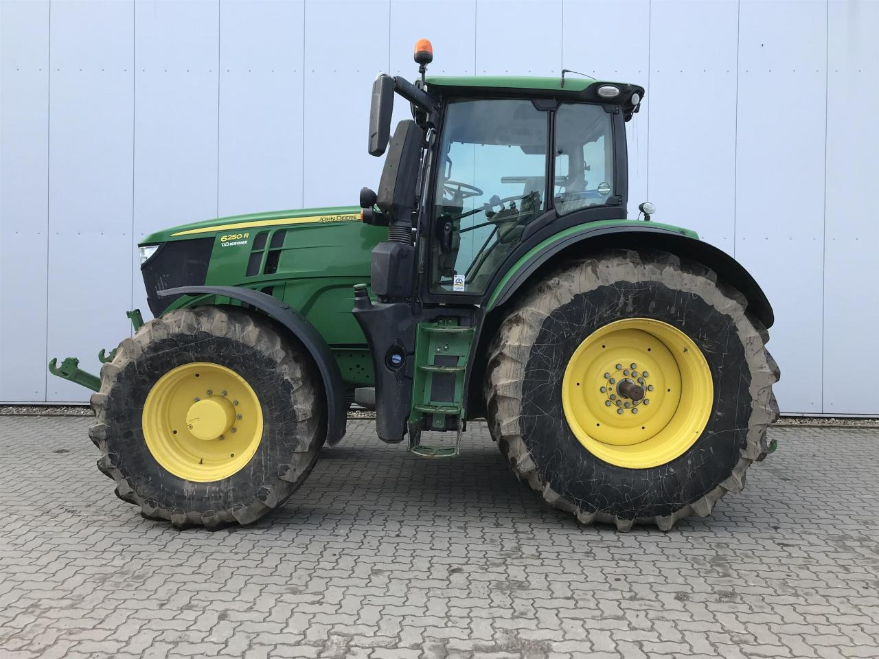 John Deere 6250R - Traktor: das Bild 1 John Deere 6250R - Traktor: das Bild 1
