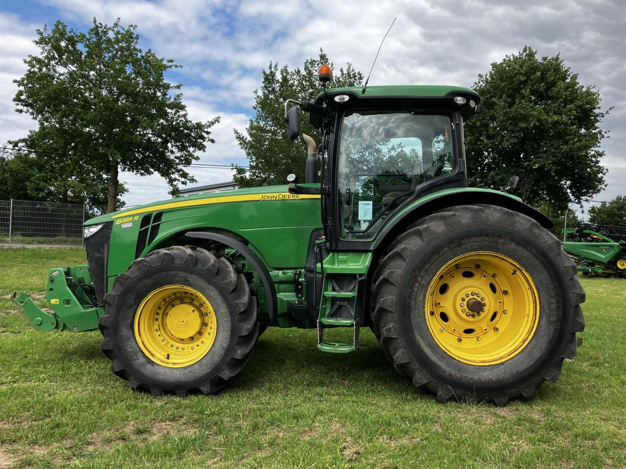 John Deere 8285R - Traktor: das Bild 1 John Deere 8285R - Traktor: das Bild 1