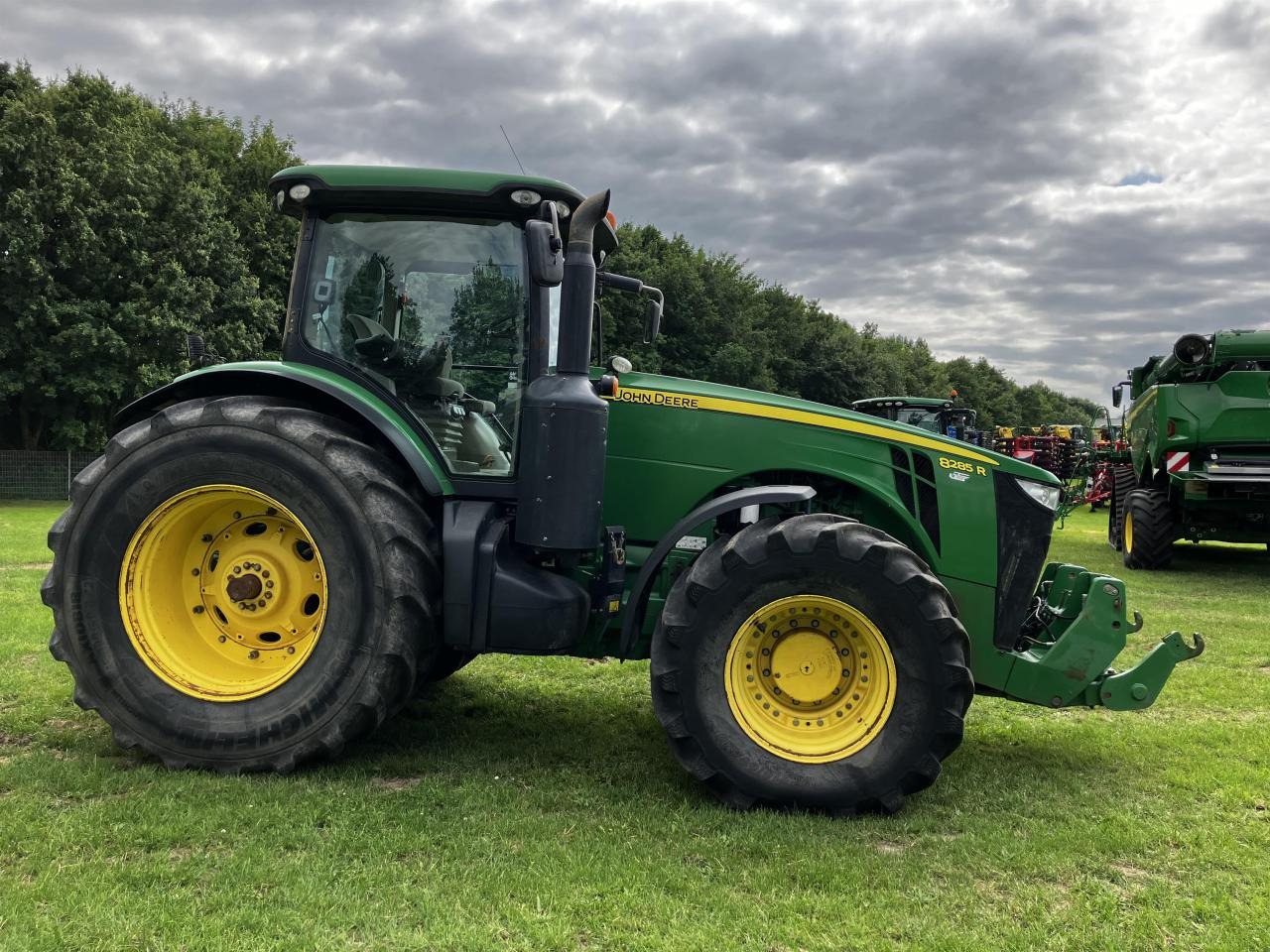 John Deere 8285R - Traktor: das Bild 2 John Deere 8285R - Traktor: das Bild 2