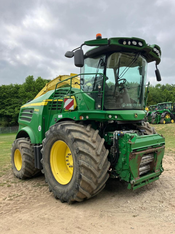 John Deere 8500 - Feldhäcksler: das Bild 2 John Deere 8500 - Feldhäcksler: das Bild 2