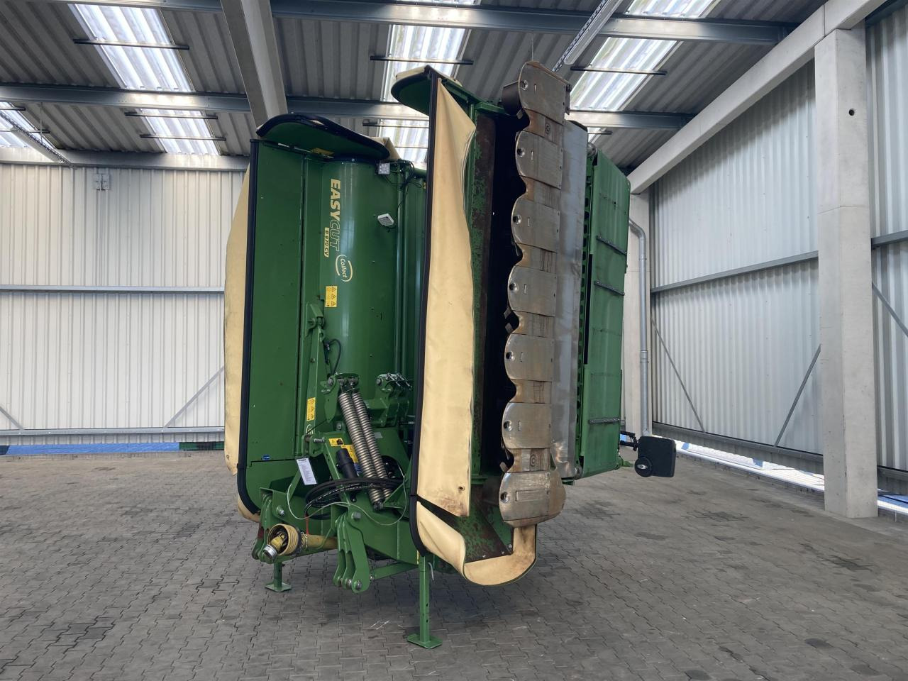 Krone EC B 870 CV Collect - Mähwerk: das Bild 1 Krone EC B 870 CV Collect - Mähwerk: das Bild 1