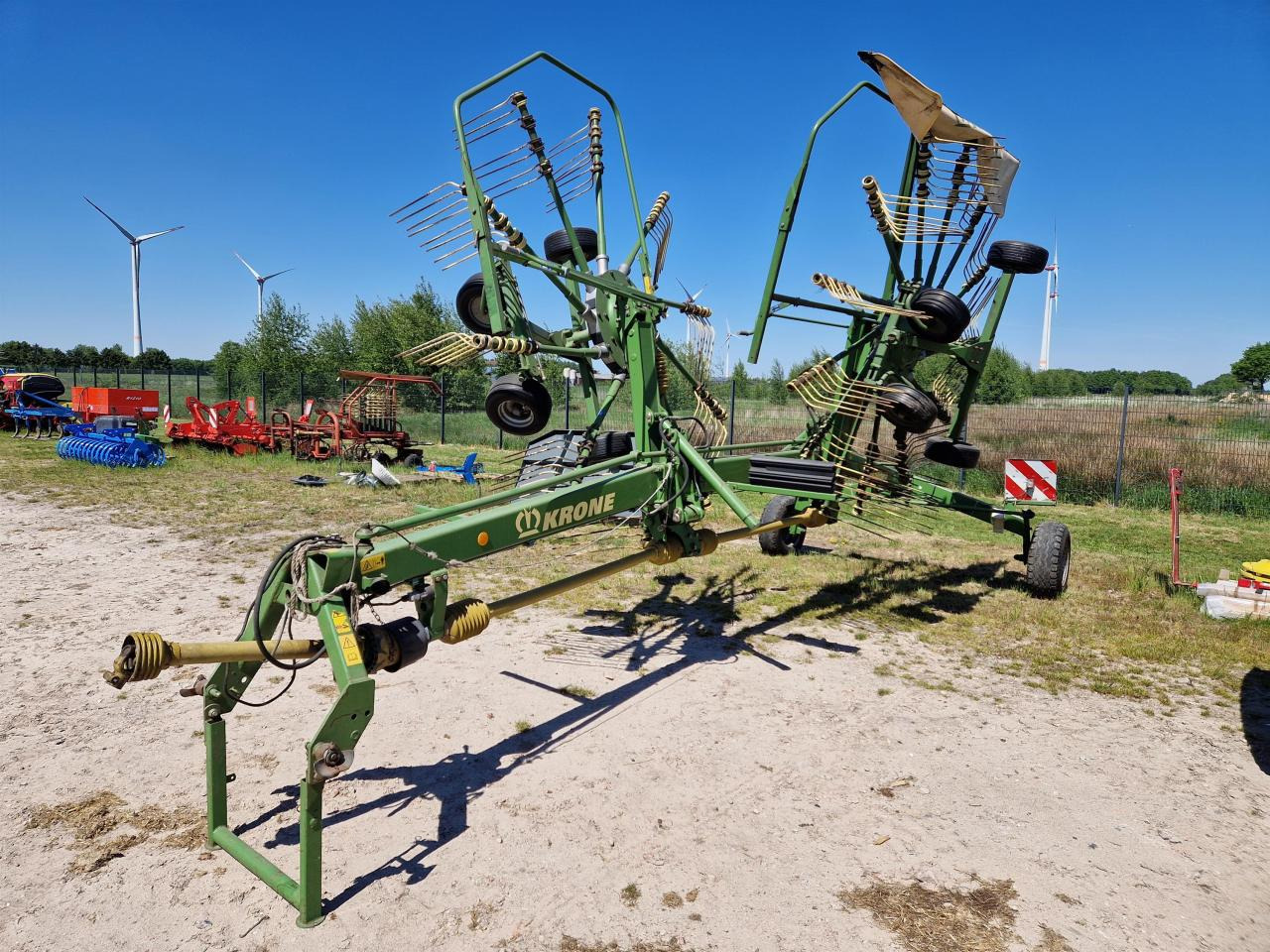 Krone Swadro 807 - Heuwender/ Wenderechen: das Bild 1 Krone Swadro 807 - Heuwender/ Wenderechen: das Bild 1
