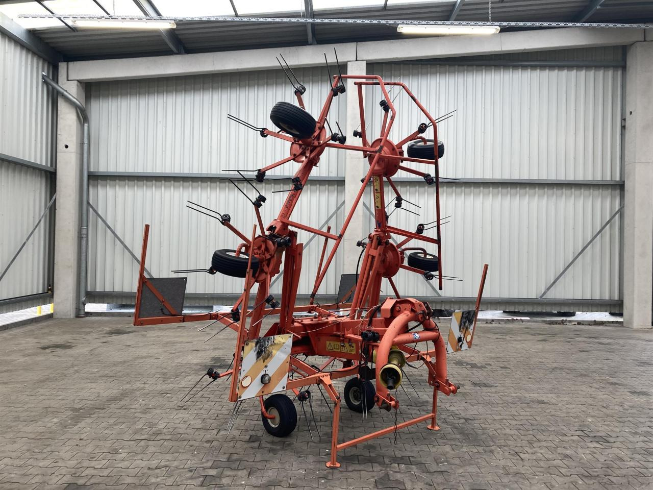 Kuhn GF 6301 MH - Heuwender/ Wenderechen: das Bild 2 Kuhn GF 6301 MH - Heuwender/ Wenderechen: das Bild 2