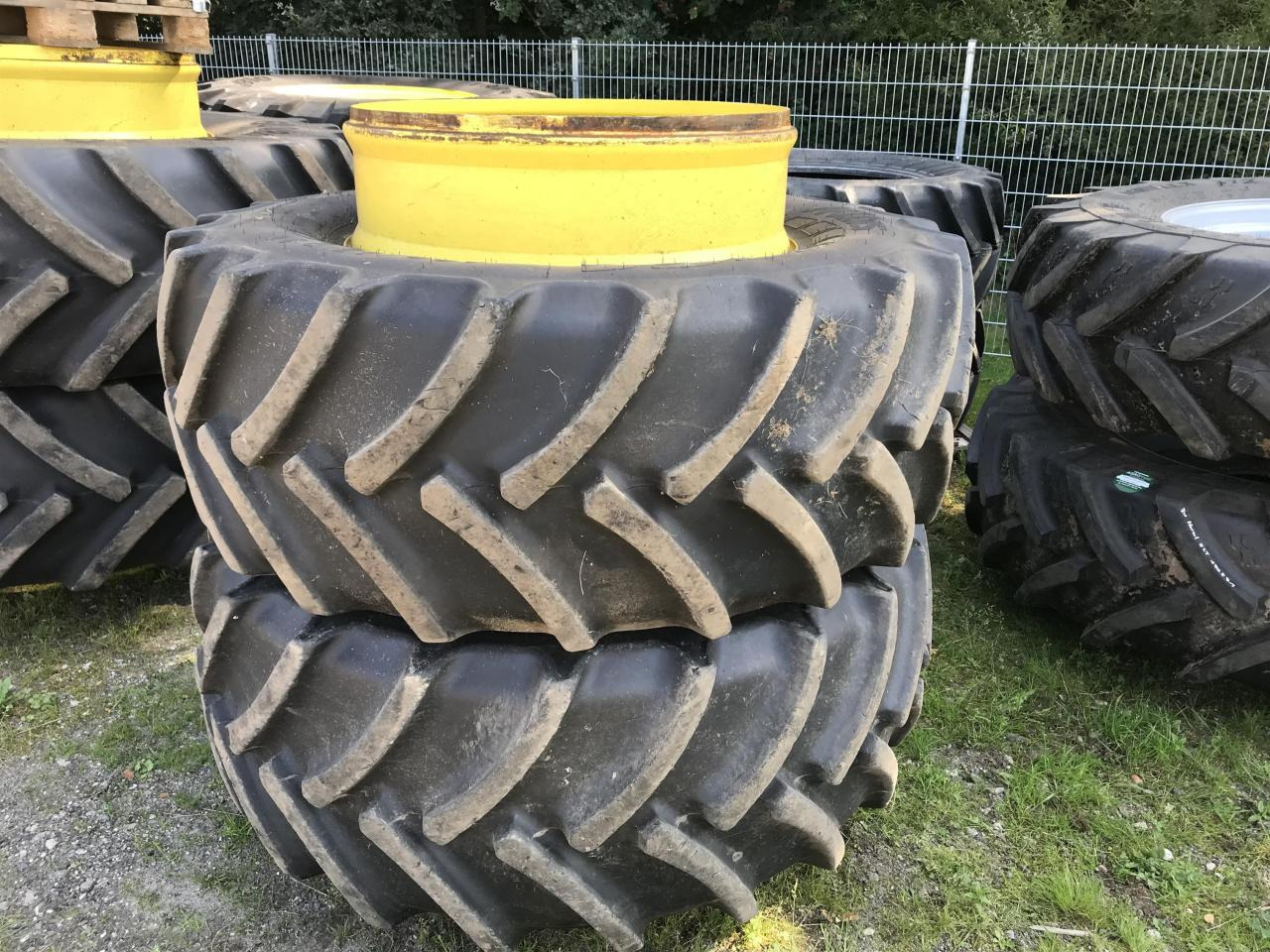 Mitas 600/65R34 - Reifen für Landmaschine: das Bild 1 Mitas 600/65R34 - Reifen für Landmaschine: das Bild 1