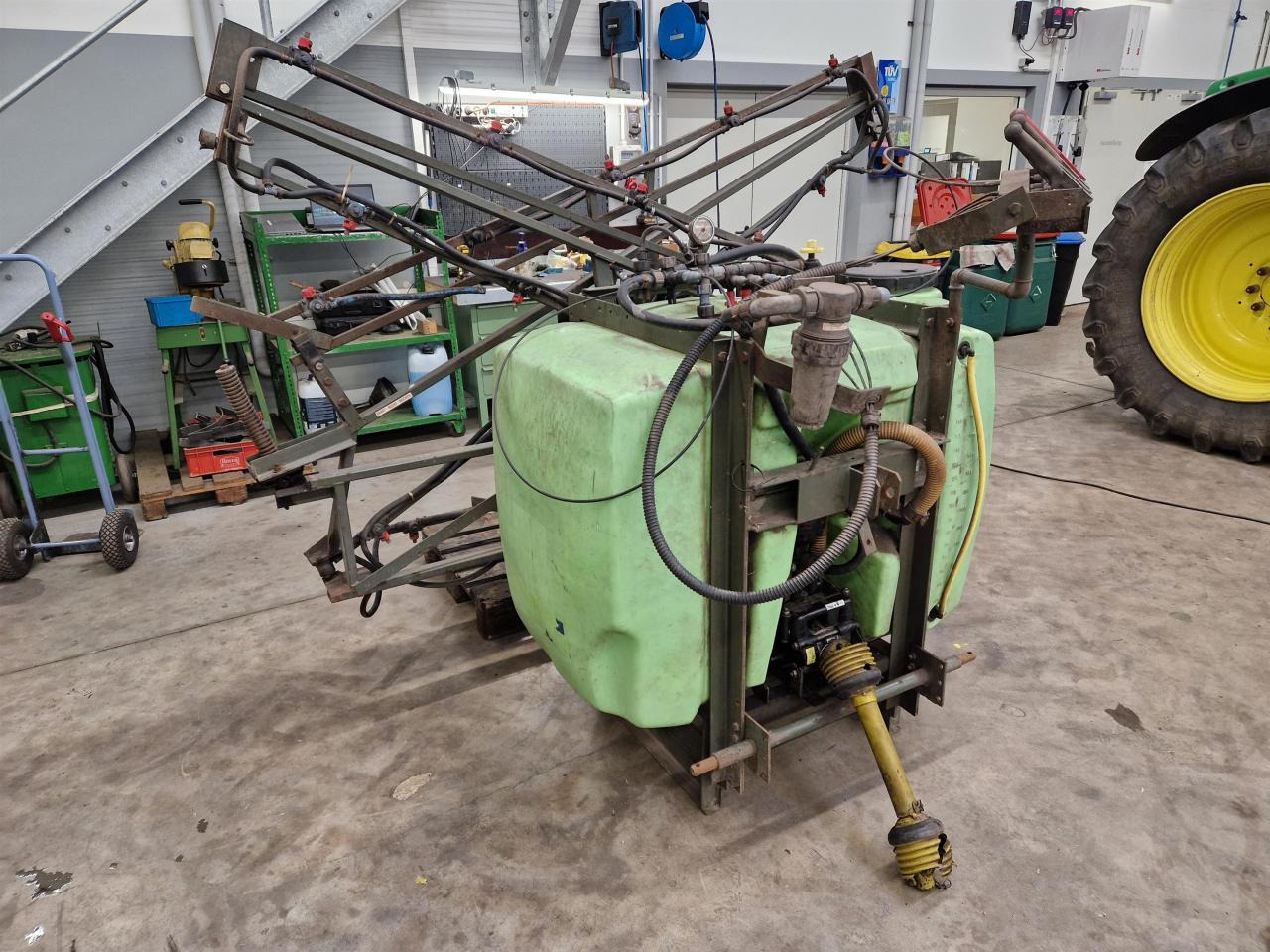 Tecnoma 800 Liter - Anbauspritze: das Bild 1 Tecnoma 800 Liter - Anbauspritze: das Bild 1