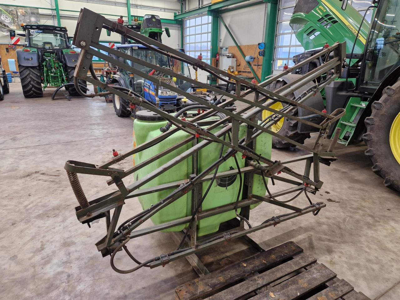 Tecnoma 800 Liter - Anbauspritze: das Bild 3 Tecnoma 800 Liter - Anbauspritze: das Bild 3