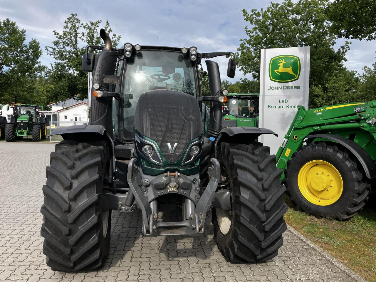 Valtra T174 Versu - Traktor: das Bild 3 Valtra T174 Versu - Traktor: das Bild 3
