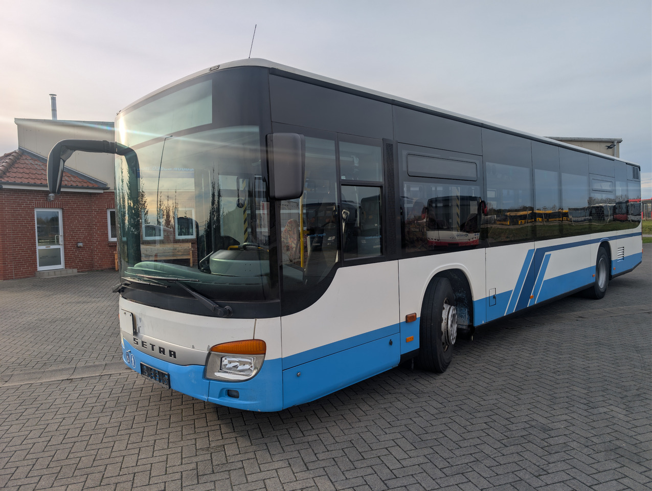 SETRA S 415 NF (Niederflur-Linienbus, Klasse II) - Linienbus: das Bild 3 SETRA S 415 NF (Niederflur-Linienbus, Klasse II) - Linienbus: das Bild 3
