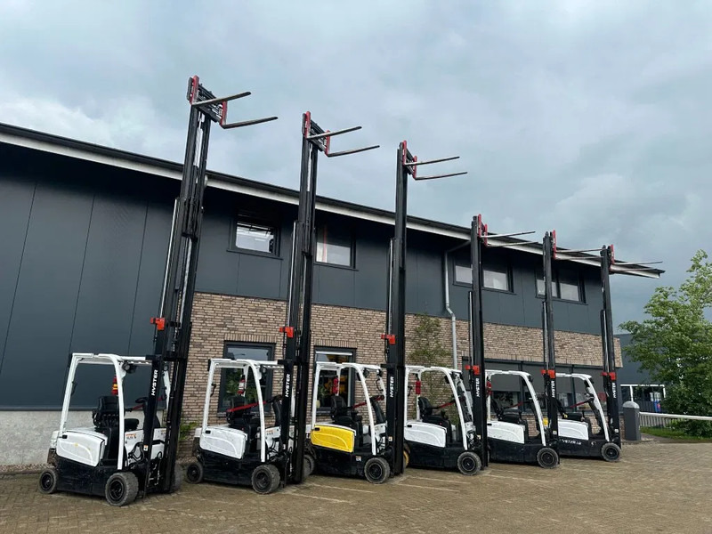 Hyster J1.8XN MWB 1.8 ton Triplex Freelift Sideshift Positioner Elektra Heftruck Accu 2023 - Elektrostapler: das Bild 3 Hyster J1.8XN MWB 1.8 ton Triplex Freelift Sideshift Positioner Elektra Heftruck Accu 2023 - Elektrostapler: das Bild 3