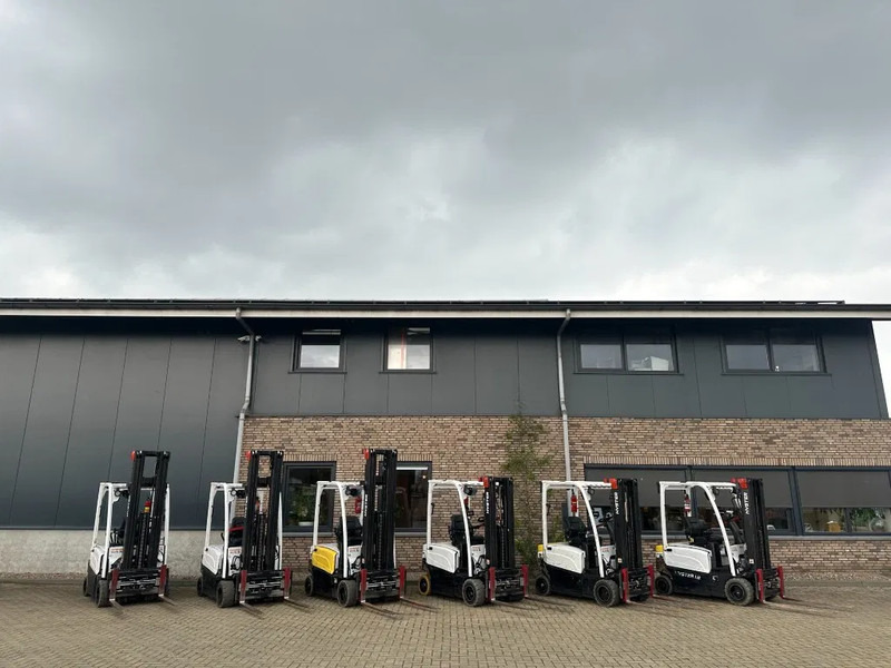 Hyster J1.8XN MWB 1.8 ton Triplex Freelift Sideshift Positioner Elektra Heftruck Accu 2023 - Elektrostapler: das Bild 2 Hyster J1.8XN MWB 1.8 ton Triplex Freelift Sideshift Positioner Elektra Heftruck Accu 2023 - Elektrostapler: das Bild 2