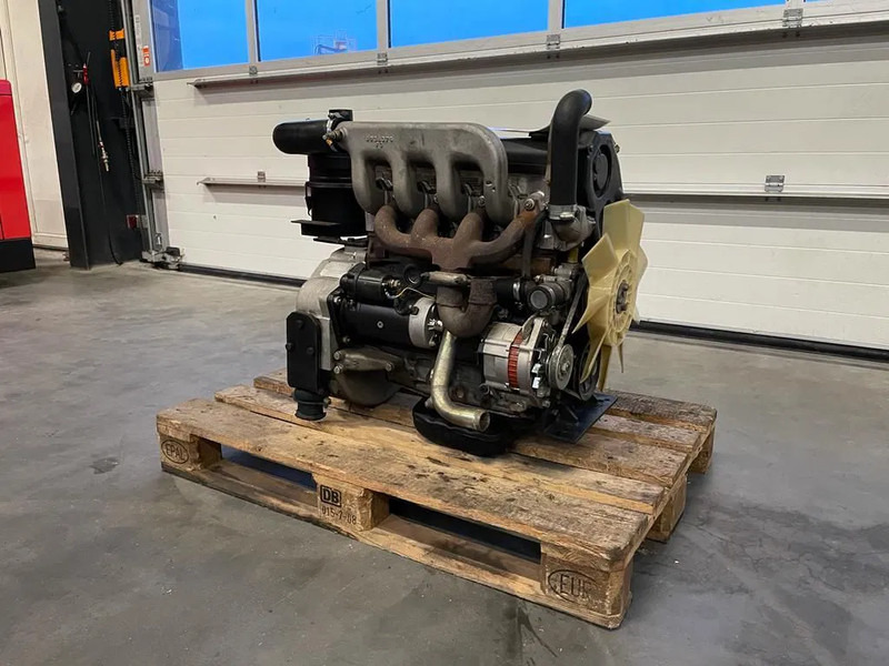 Iveco 8141 Diesel Motor 4 cilinder 53 kW / 74 PK Diesel Engine - Motor für Flurförderzeug: das Bild 3 Iveco 8141 Diesel Motor 4 cilinder 53 kW / 74 PK Diesel Engine - Motor für Flurförderzeug: das Bild 3