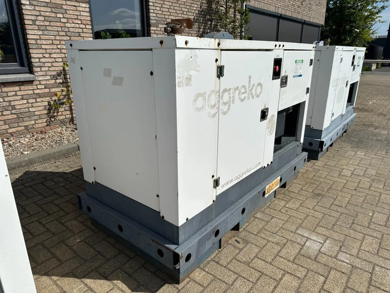 Iveco FPT F32 AM1A Leroy Somer 32 kVA Silent generatorset 129 hours ! - Stromgenerator: das Bild 4 Iveco FPT F32 AM1A Leroy Somer 32 kVA Silent generatorset 129 hours ! - Stromgenerator: das Bild 4