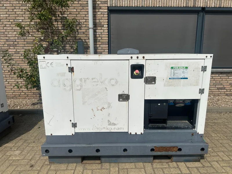 Iveco FPT F32 AM1A Leroy Somer 32 kVA Silent generatorset 251 hours ! - Stromgenerator: das Bild 1 Iveco FPT F32 AM1A Leroy Somer 32 kVA Silent generatorset 251 hours ! - Stromgenerator: das Bild 1