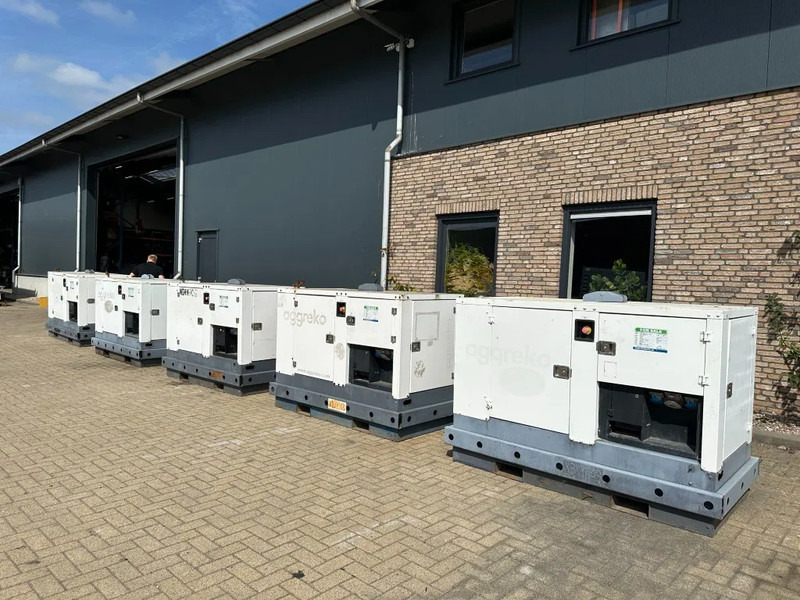 Iveco FPT F32 AM1A Leroy Somer 32 kVA Silent generatorset 39 hours ! - Stromgenerator: das Bild 5 Iveco FPT F32 AM1A Leroy Somer 32 kVA Silent generatorset 39 hours ! - Stromgenerator: das Bild 5