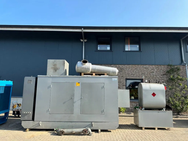 Perkins 3012 TWG2 Leroy Somer 630 kVA noodstroom generatorset 676 hours ! - Stromgenerator: das Bild 2 Perkins 3012 TWG2 Leroy Somer 630 kVA noodstroom generatorset 676 hours ! - Stromgenerator: das Bild 2