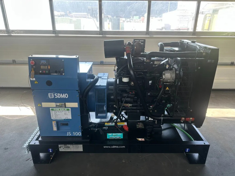 SDMO JS100K John Deere Leroy Somer 100 kVA generatorset - Stromgenerator: das Bild 1 SDMO JS100K John Deere Leroy Somer 100 kVA generatorset - Stromgenerator: das Bild 1