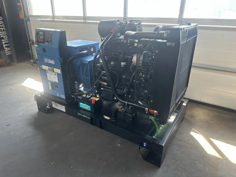 SDMO JS100K John Deere Leroy Somer 100 kVA generatorset - Stromgenerator: das Bild 5 SDMO JS100K John Deere Leroy Somer 100 kVA generatorset - Stromgenerator: das Bild 5