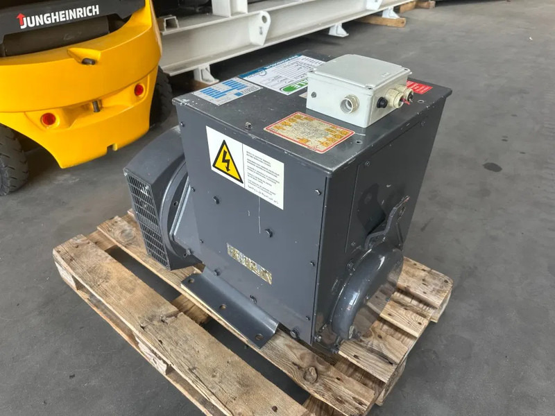 Stamford UC.I224F2 Generatordeel 65 kVA Alternator as New ! - Stromgenerator: das Bild 5 Stamford UC.I224F2 Generatordeel 65 kVA Alternator as New ! - Stromgenerator: das Bild 5