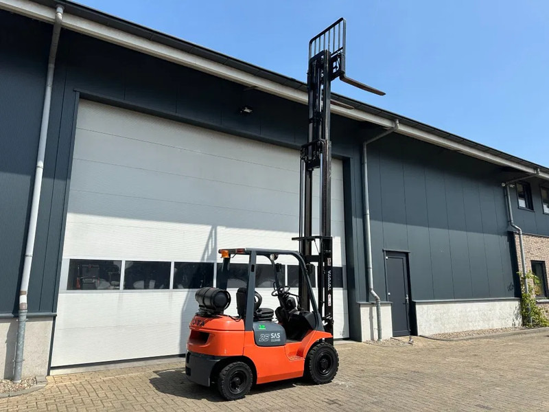 Treibgasstapler Toyota 2.5 ton Triplex Freelift Sideshift LPG Heftruck: das Bild 6