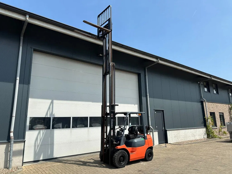 Treibgasstapler Toyota 2.5 ton Triplex Freelift Sideshift LPG Heftruck: das Bild 12