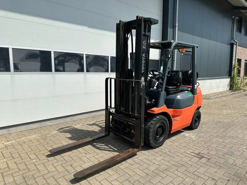 Treibgasstapler Toyota 2.5 ton Triplex Freelift Sideshift LPG Heftruck: das Bild 14