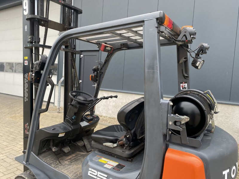 Treibgasstapler Toyota 8FGCU25 2.5 ton Duplex Sideshift LPG Heftruck: das Bild 15
