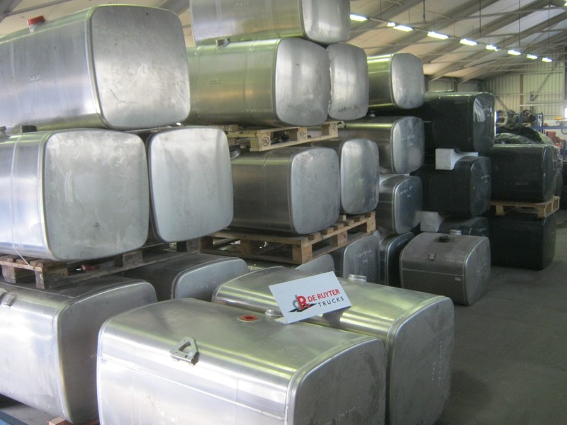 DAF Brandstoftanks voor CF en XF (aluminium) - Kraftstoffaufbereitung/ Kraftstoffförderung: das Bild 1 DAF Brandstoftanks voor CF en XF (aluminium) - Kraftstoffaufbereitung/ Kraftstoffförderung: das Bild 1