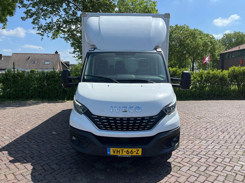 Iveco Daily 35C16 - Koffer Transporter, Transporter mit Doppelkabine: das Bild 3 Iveco Daily 35C16 - Koffer Transporter, Transporter mit Doppelkabine: das Bild 3