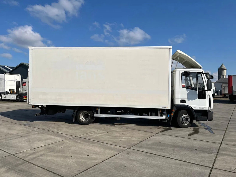 Iveco EuroCargo 75 E21 MANUAL - Koffer LKW: das Bild 5 Iveco EuroCargo 75 E21 MANUAL - Koffer LKW: das Bild 5