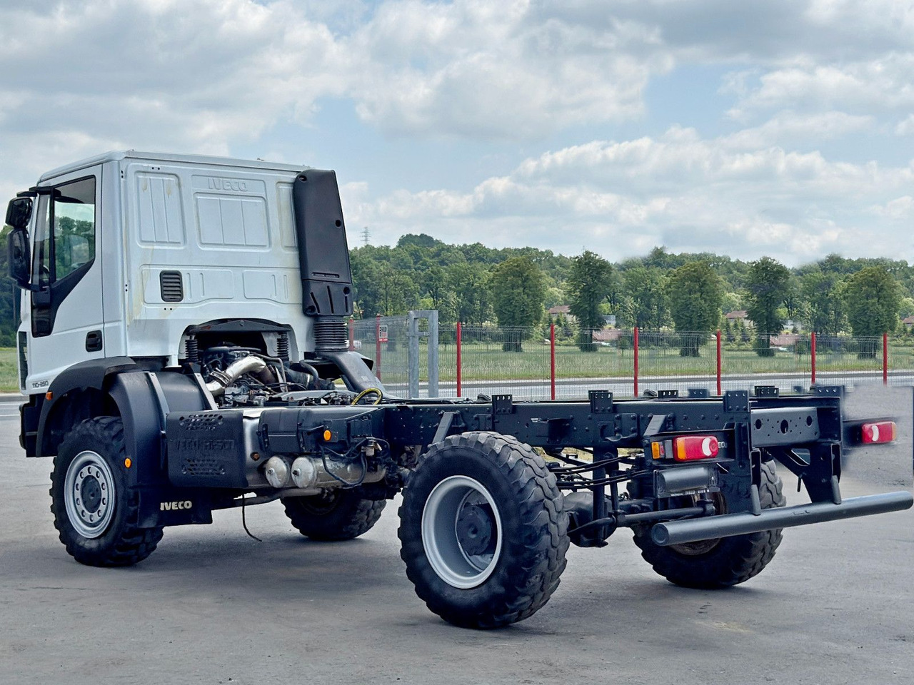 Iveco EUROCARGO 110-250* PLATFORM 4,60 m* 4x4 - Fahrgestell LKW: das Bild 5 Iveco EUROCARGO 110-250* PLATFORM 4,60 m* 4x4 - Fahrgestell LKW: das Bild 5