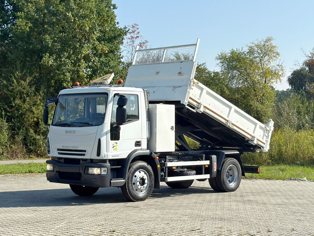 Iveco EUROCARGO 140E22* KIPPER 5,00 m* TOPZUSTAND - Kipper: das Bild 2 Iveco EUROCARGO 140E22* KIPPER 5,00 m* TOPZUSTAND - Kipper: das Bild 2