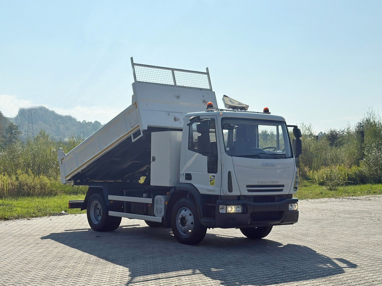 Iveco EUROCARGO 140E22* KIPPER 5,00 m* TOPZUSTAND - Kipper: das Bild 1 Iveco EUROCARGO 140E22* KIPPER 5,00 m* TOPZUSTAND - Kipper: das Bild 1