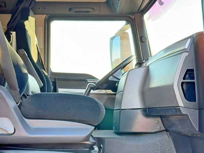 Innenraum Bild 1: Kipper, Autokran MAN TGS 26.440 * Kipper 4,80 m * 6x4 * TOPZUSTAND MAN TGS 26.440 * Kipper 4,80 m * 6x4 * TOPZUSTAND Innenraum Bild 1: Kipper, Autokran MAN TGS 26.440 * Kipper 4,80 m * 6x4 * TOPZUSTAND MAN TGS 26.440 * Kipper 4,80 m * 6x4 * TOPZUSTAND