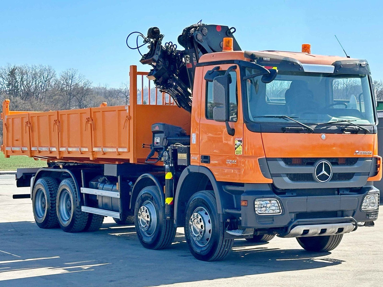 Mercedes-Benz ACTROS 3241 * HIAB 322 EP-4 HIDUO + FUNK / 8x4 - Kipper, Autokran: das Bild 4 Mercedes-Benz ACTROS 3241 * HIAB 322 EP-4 HIDUO + FUNK / 8x4 - Kipper, Autokran: das Bild 4