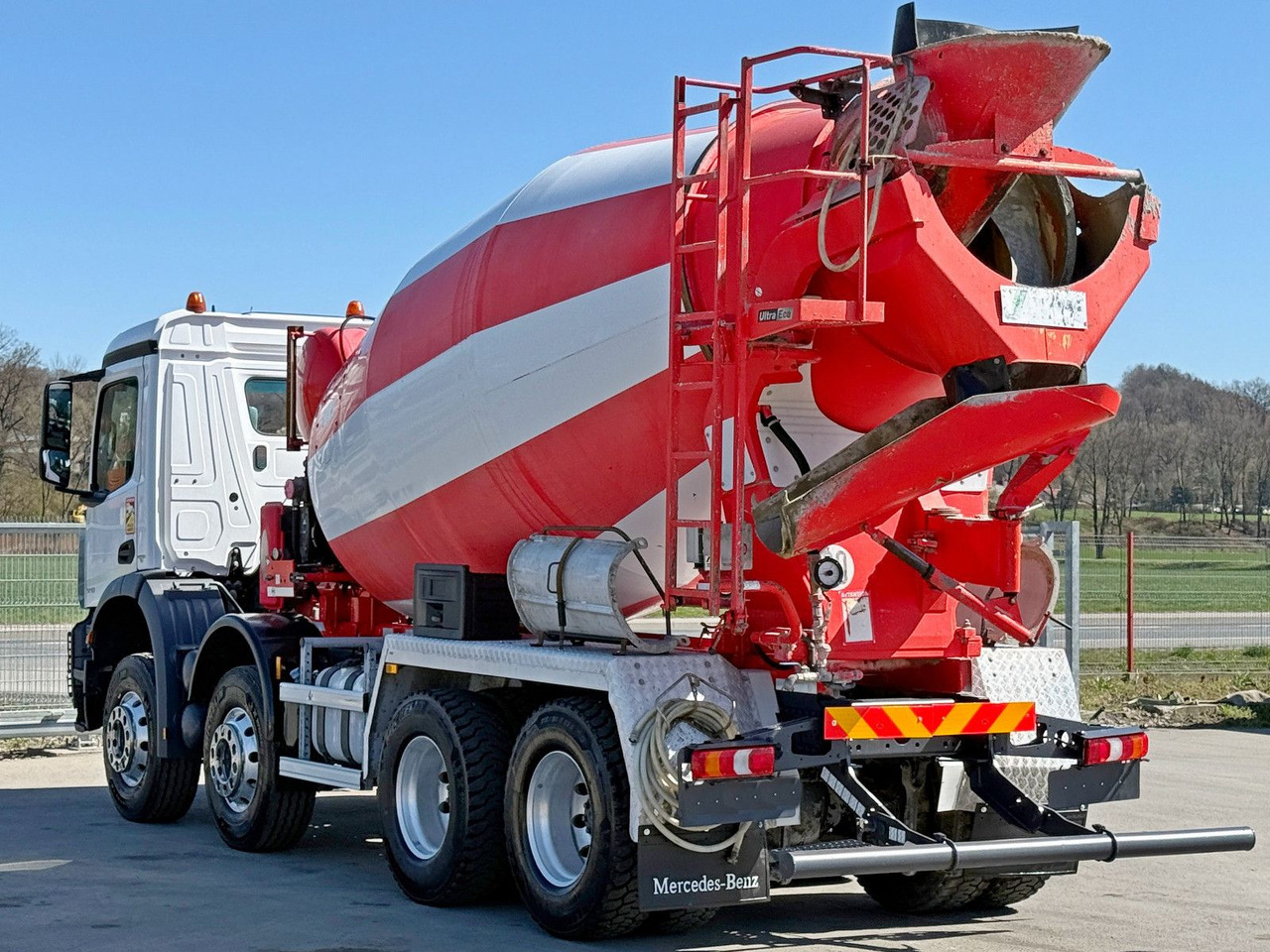 Mercedes-Benz AROCS 3240 * Betonmischer * 8x4 * TOPZUSTAND - Fahrmischer: das Bild 4 Mercedes-Benz AROCS 3240 * Betonmischer * 8x4 * TOPZUSTAND - Fahrmischer: das Bild 4