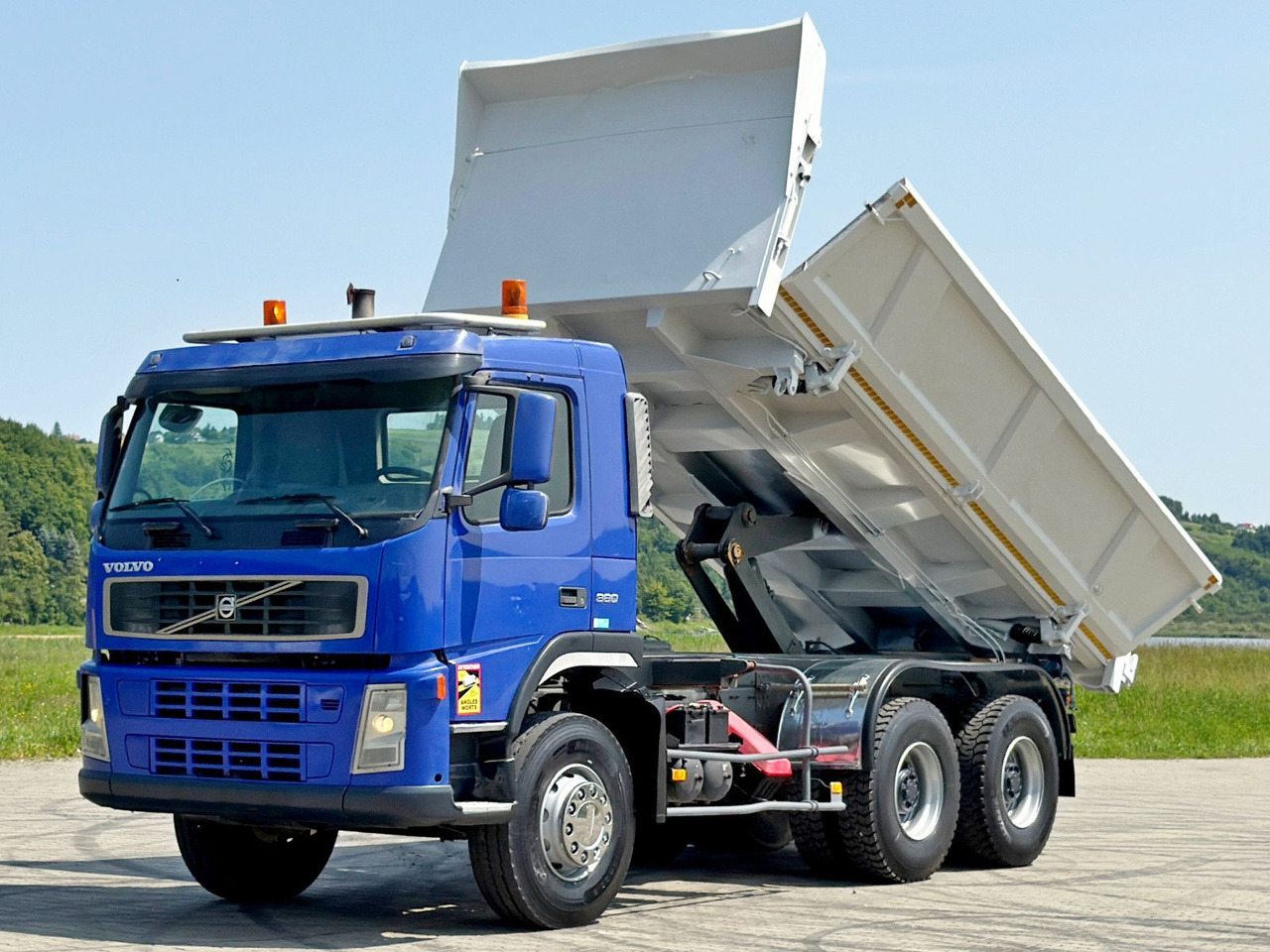 Volvo FM 380 Kipper 5,20 m + BORDMATIC / 6x4 - Kipper, Autokran: das Bild 3 Volvo FM 380 Kipper 5,20 m + BORDMATIC / 6x4 - Kipper, Autokran: das Bild 3